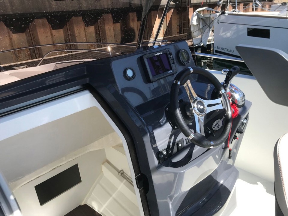 beneteau flyer 7.7 spacedeck