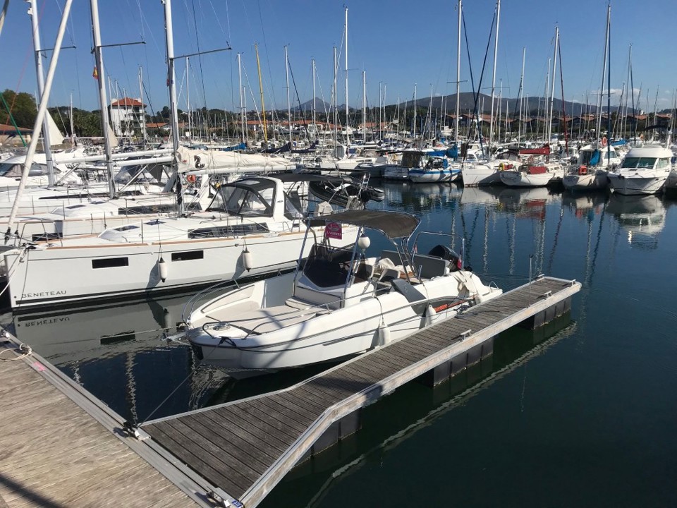 beneteau flyer 7.7 spacedeck