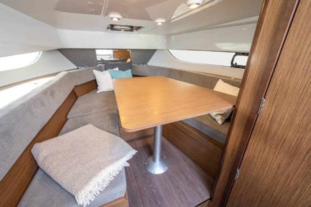 beneteau flyer 9 sundeck