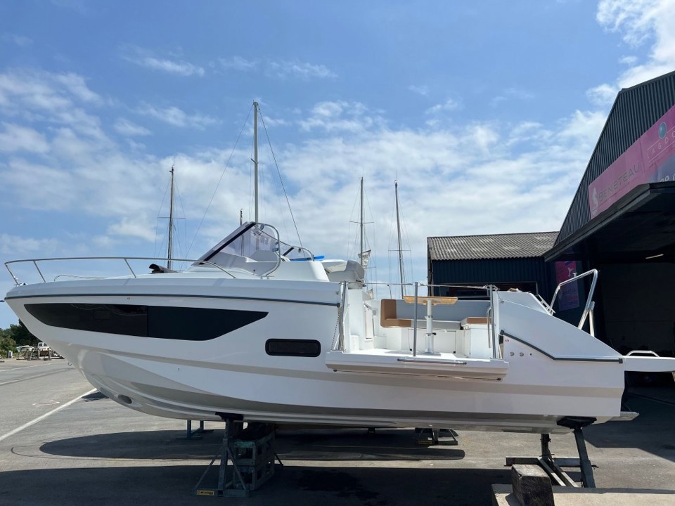 beneteau flyer 9 sundeck