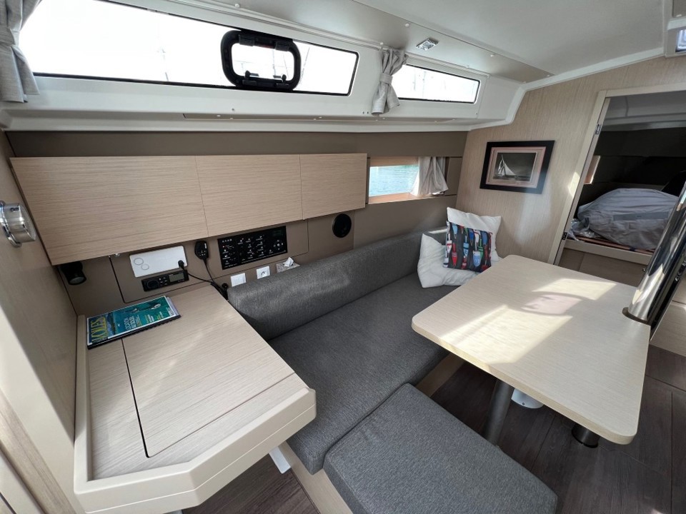 beneteau oceanis 38.1