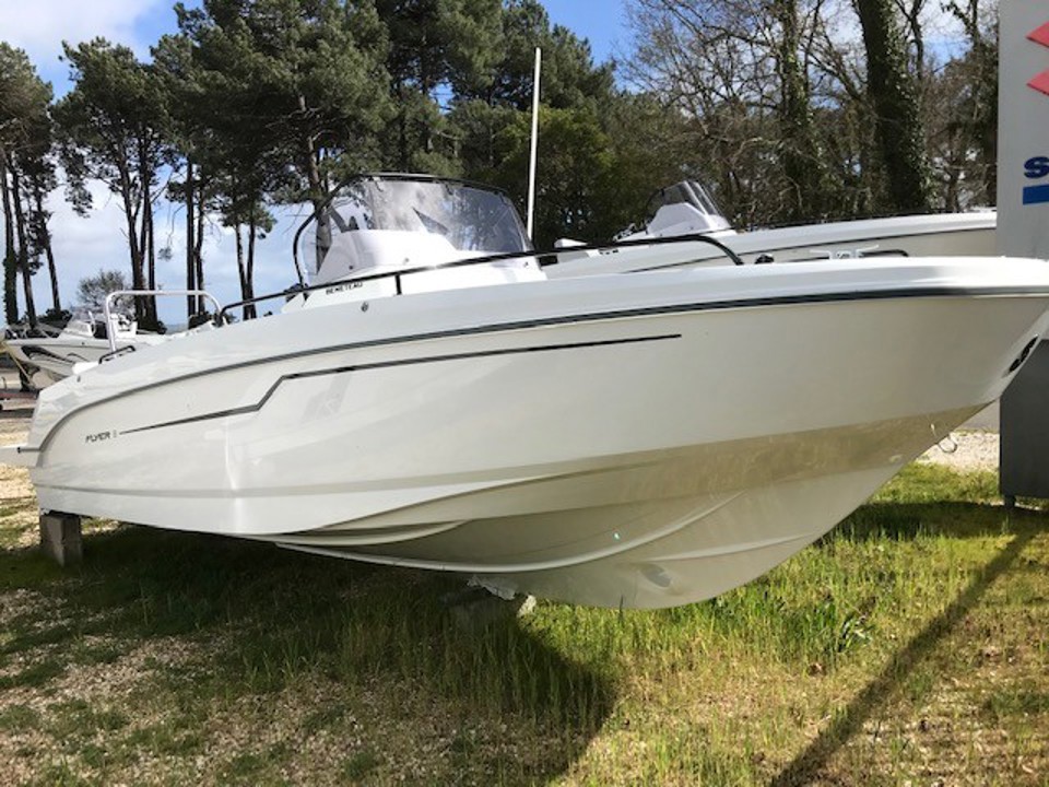 beneteau flyer 8 spacedeckv2