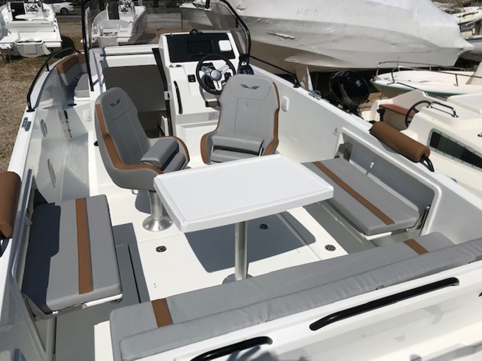 beneteau flyer 8 spacedeckv2
