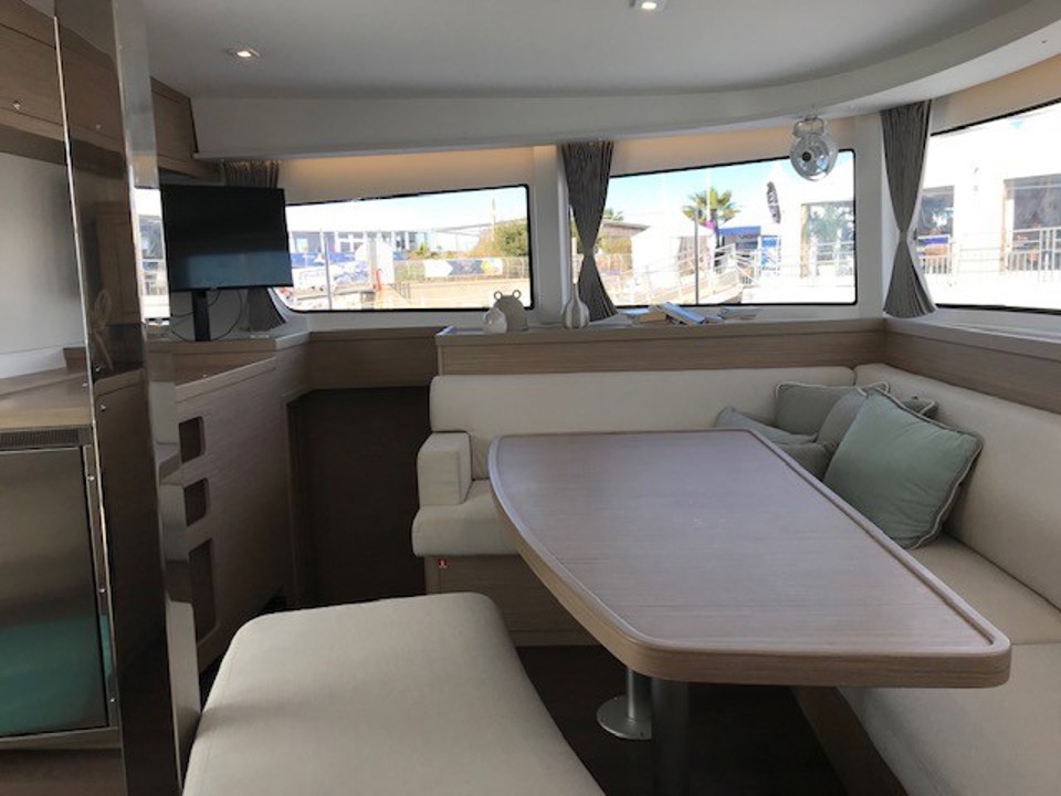 lagoon 42