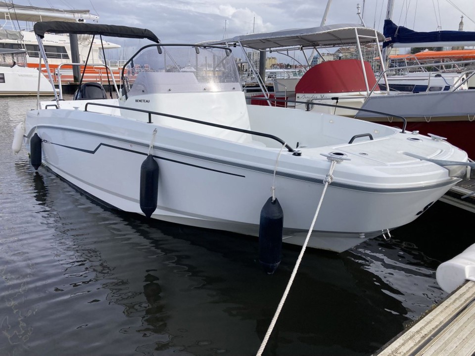 beneteau flyer 8 spacedeckv2