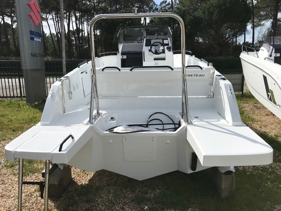 beneteau flyer 8 spacedeckv2