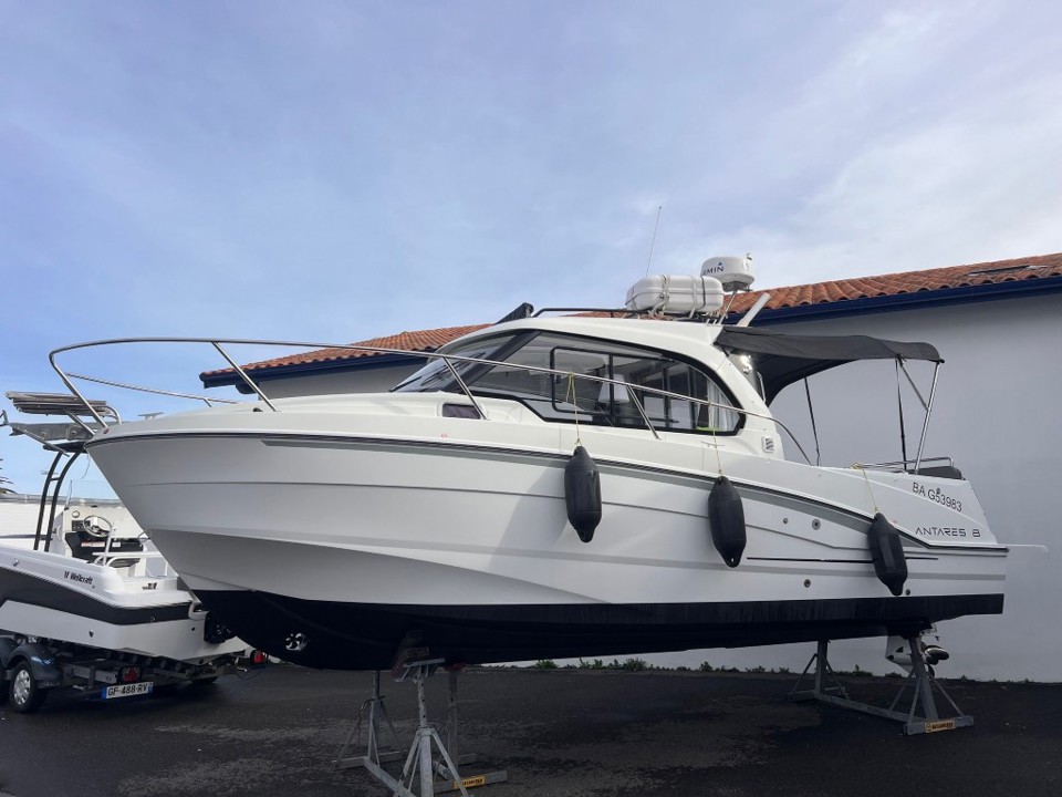 beneteau antares 8 ob v2