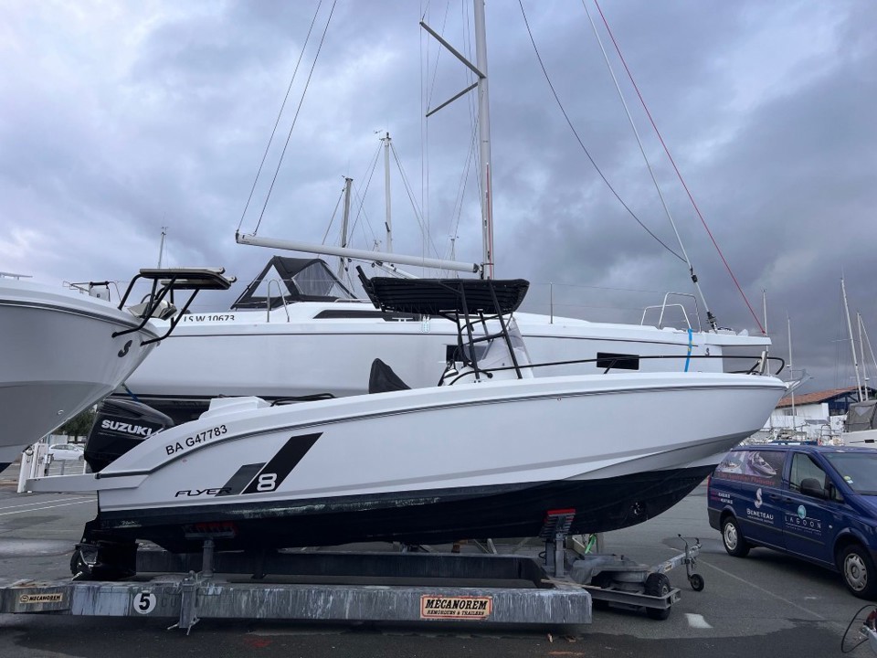 beneteau flyer 8 spacedeck