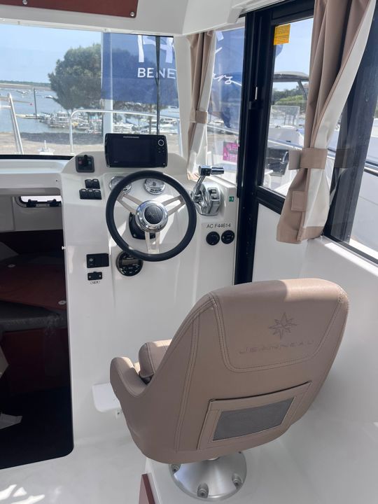 JEANNEAU MARLIN MERRY FISHER 755