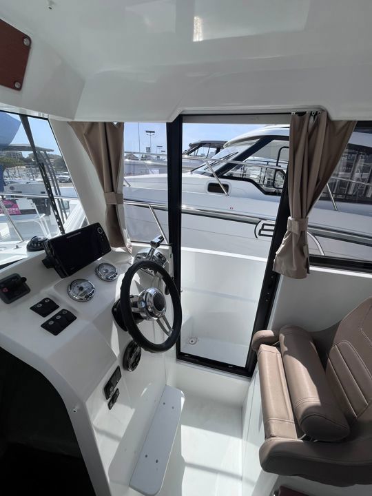 JEANNEAU MARLIN MERRY FISHER 755