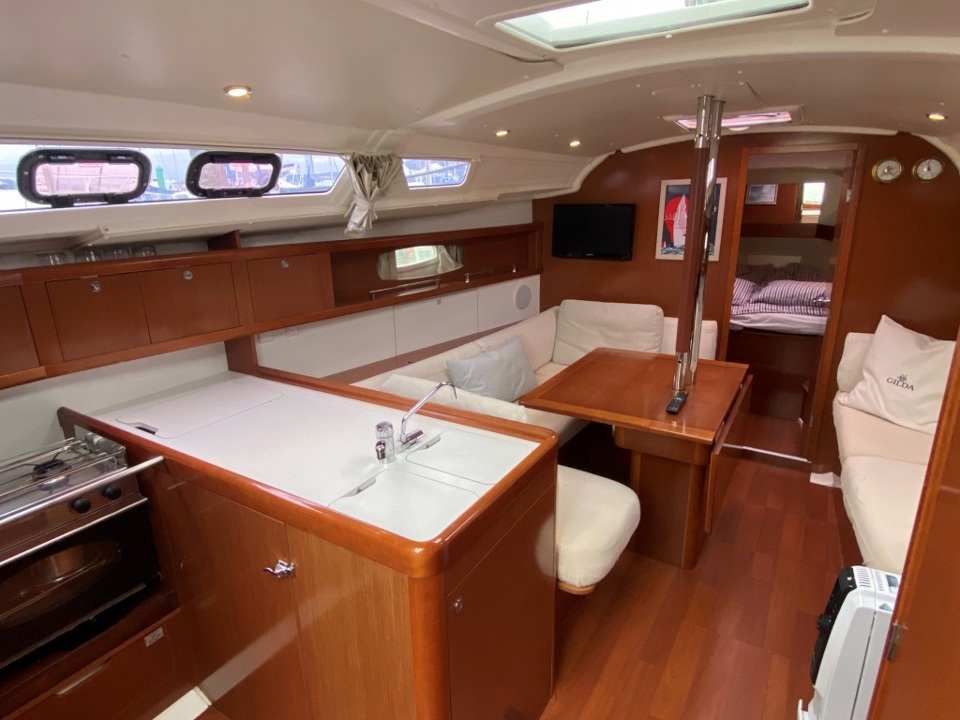 BENETEAU OCEANIS 37