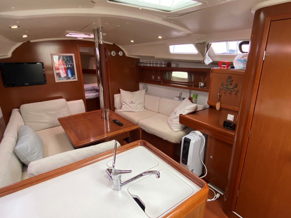 BENETEAU OCEANIS 37