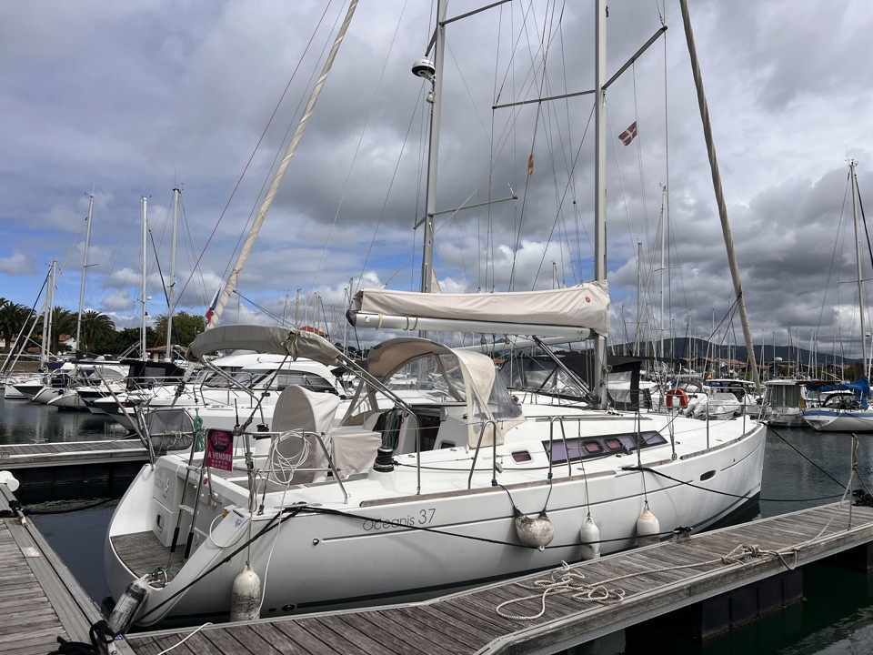 BENETEAU OCEANIS 37