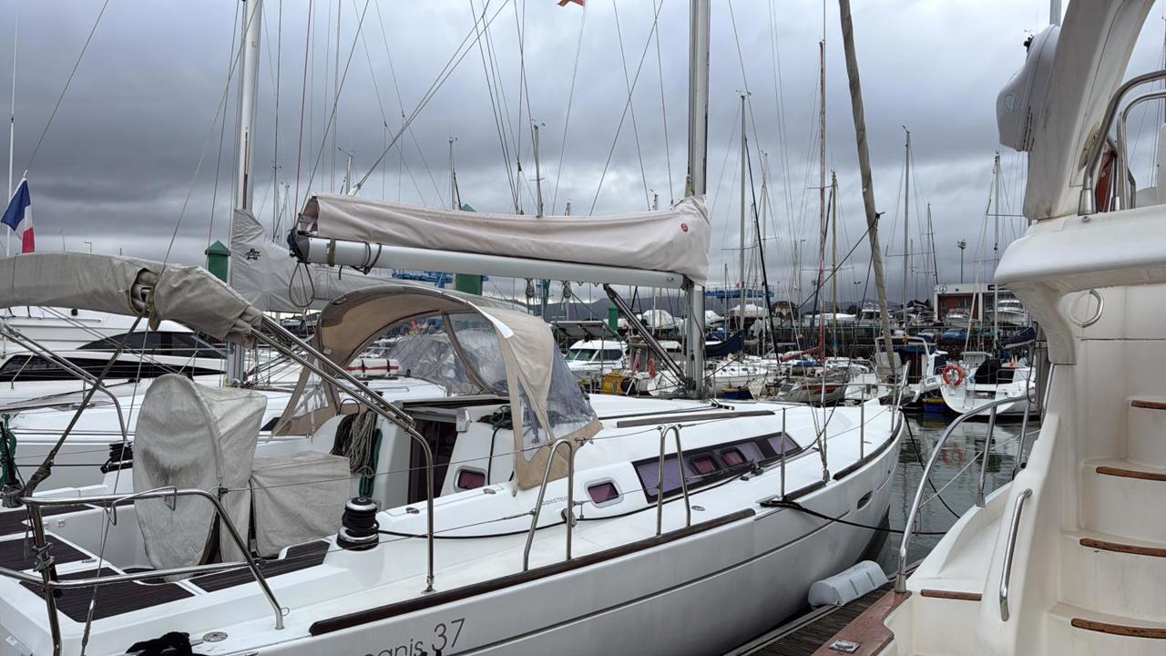 BENETEAU OCEANIS 37