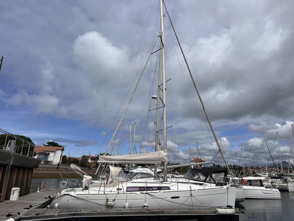 BENETEAU OCEANIS 37