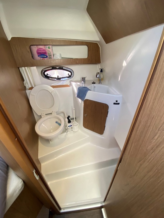 beneteau Antares 880