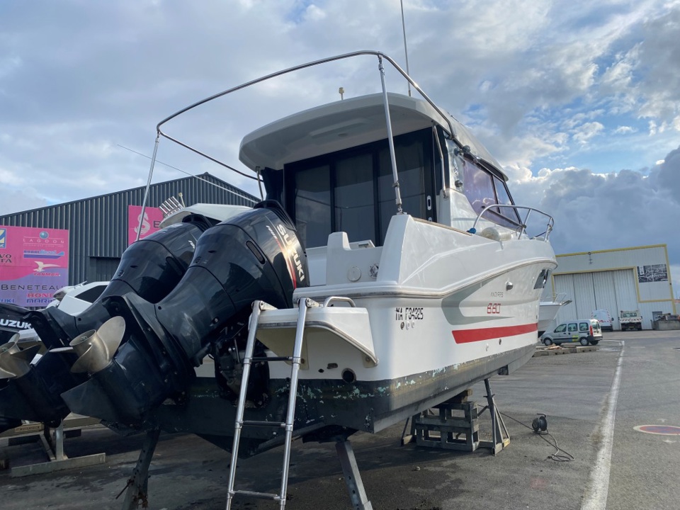 beneteau Antares 880